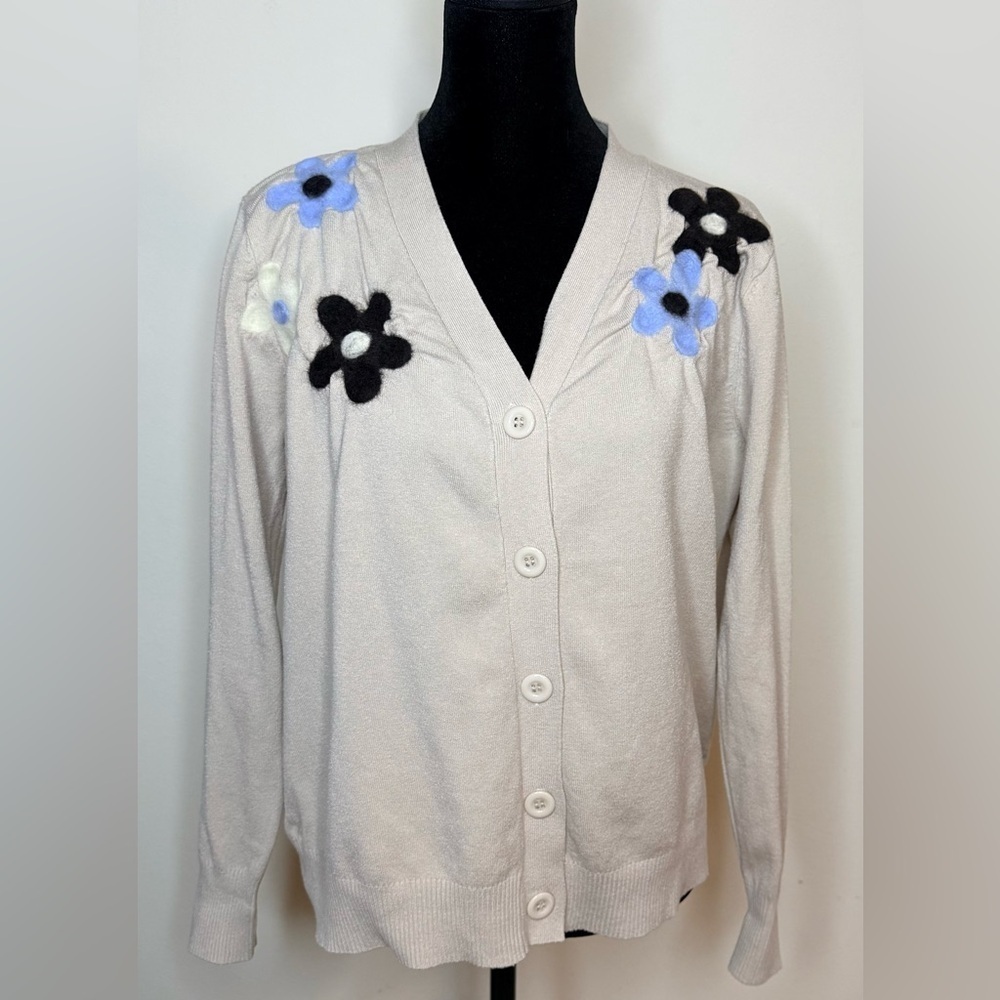 Aaeda Teagan daisy Flower Cardigan beige black blue felted flowers cottagecore M